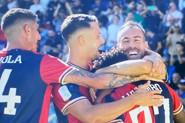 L'esultanza dopo il gol di Luvumbo (Foto: Max Solinas)