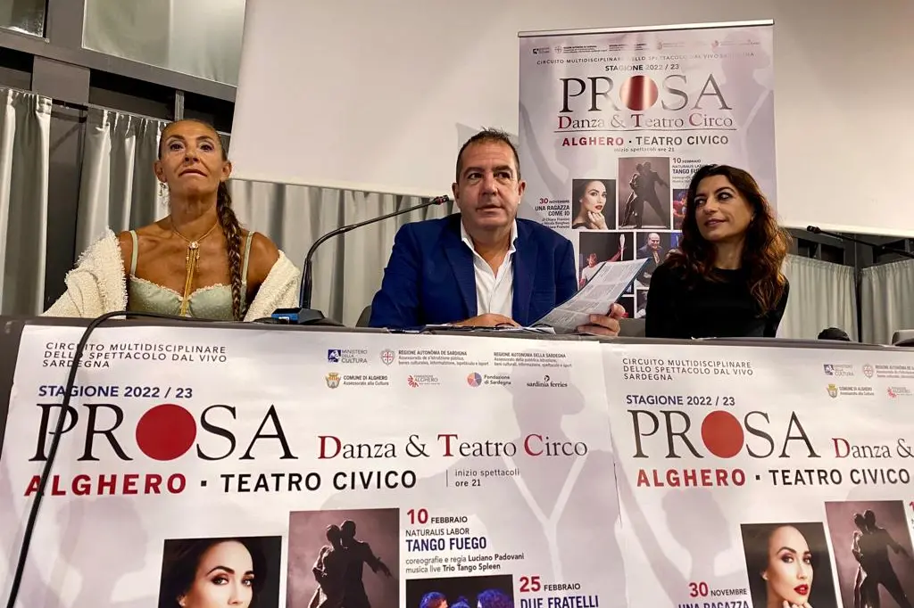 La conferenza stampa di presentazione del cartellone Cedac (foto Fiori)