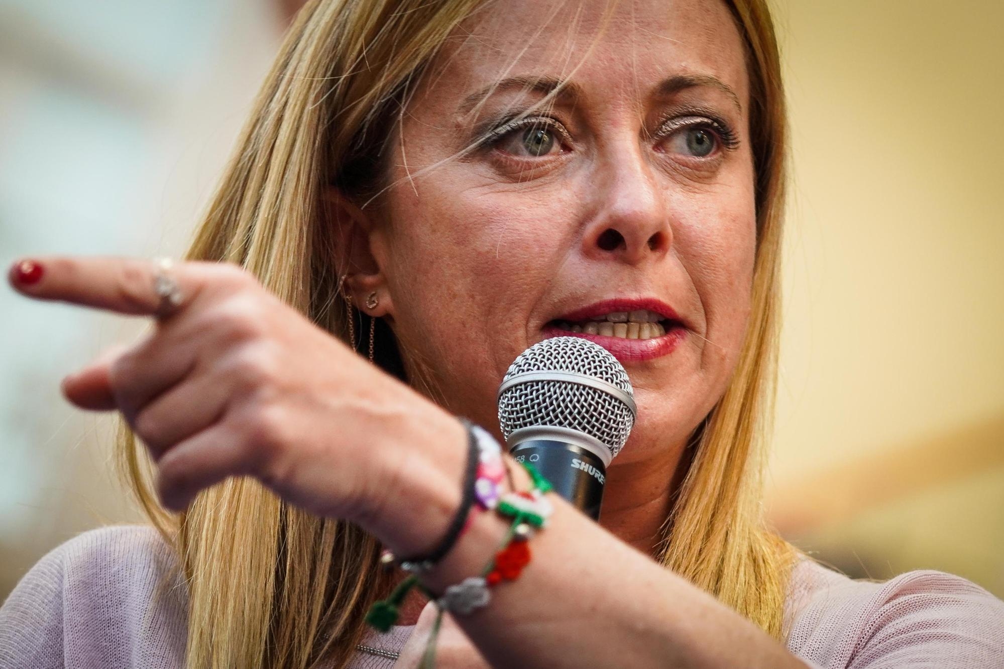 Giorgia Meloni durante un comizio elettorale (Ansa)