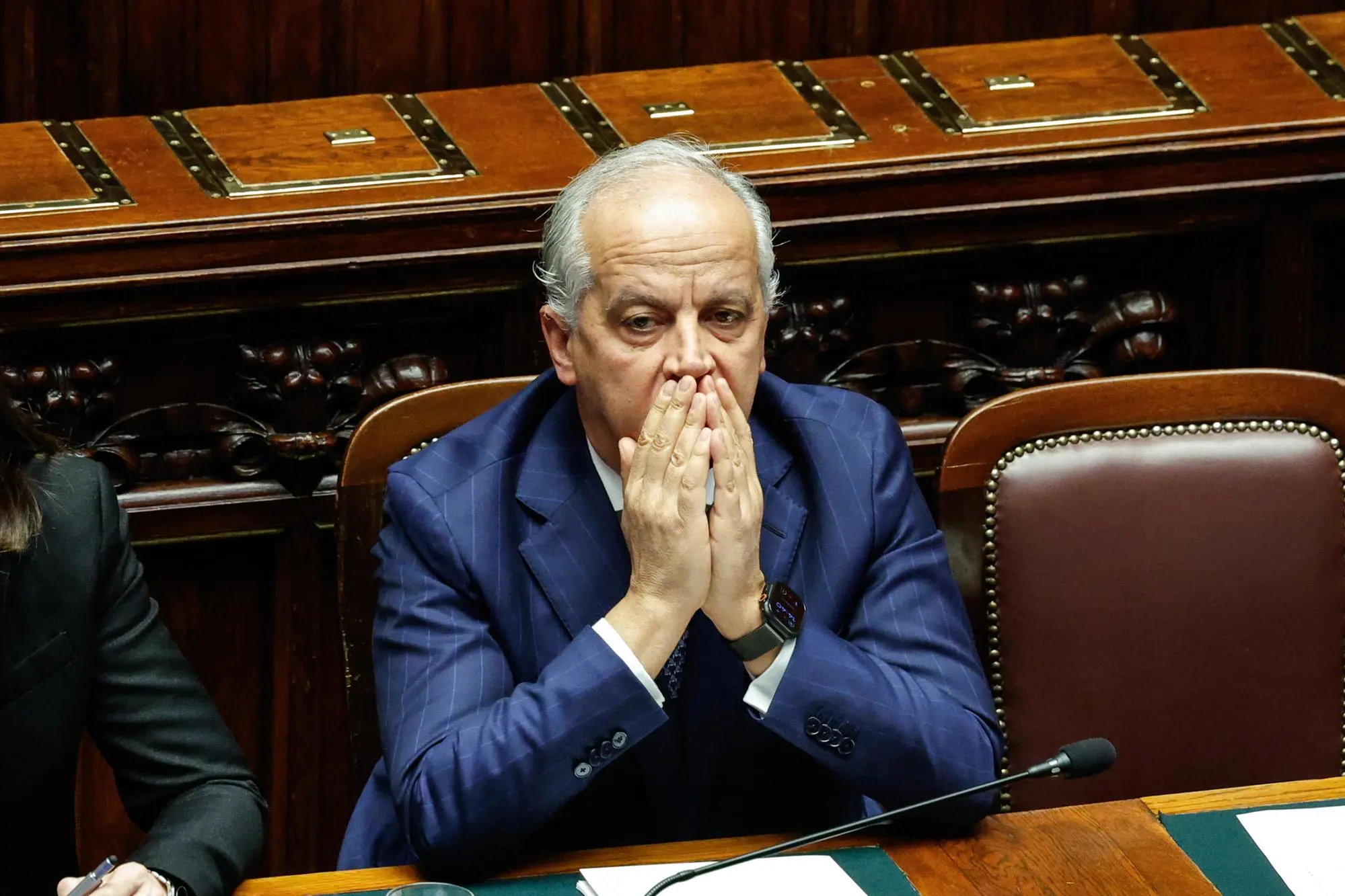 Министр внутренних дел Маттео Пиантедози выступает в Палате депутатов (ANSA/GIUSEPPE LAMI)