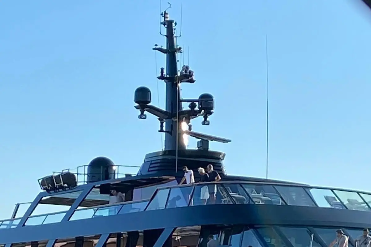 Giorgio Armani sul suo yatch al Molo Ichnusa