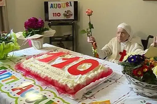 Suor Candida, la torta per i 110 anni