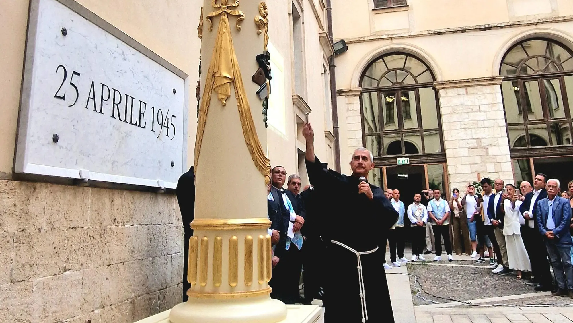 https://immagini.unionesarda.it/version/c:NmE1YjBmZmItMDI0OS00:YWQzOWUwNDEtOGZmNi00/image.webp?f=16:9