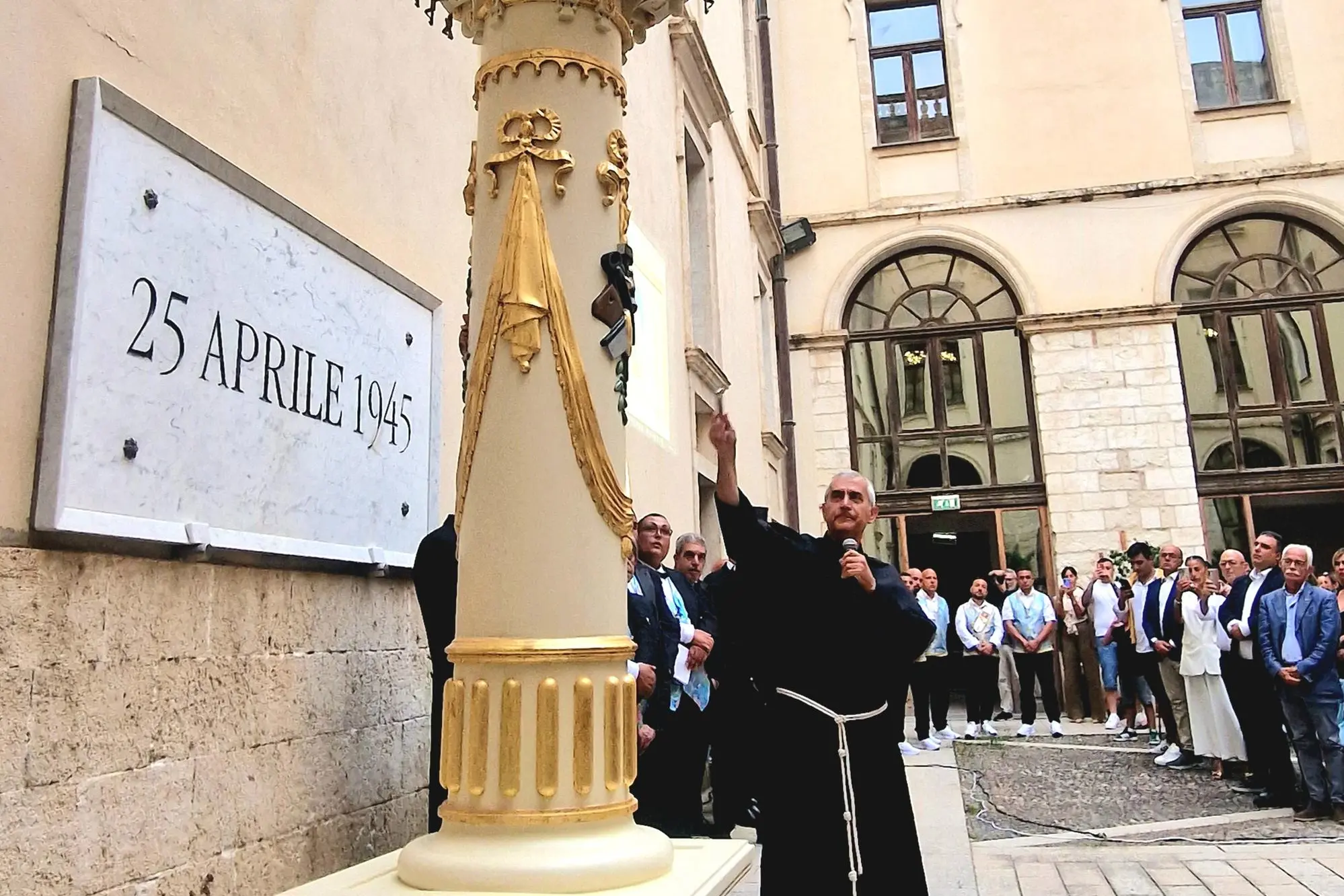 La benedizione del candeliere a Sassari (foto Floris)