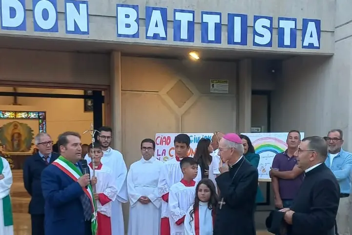 L'accoglienza di don Battista Mura (foto concessa)