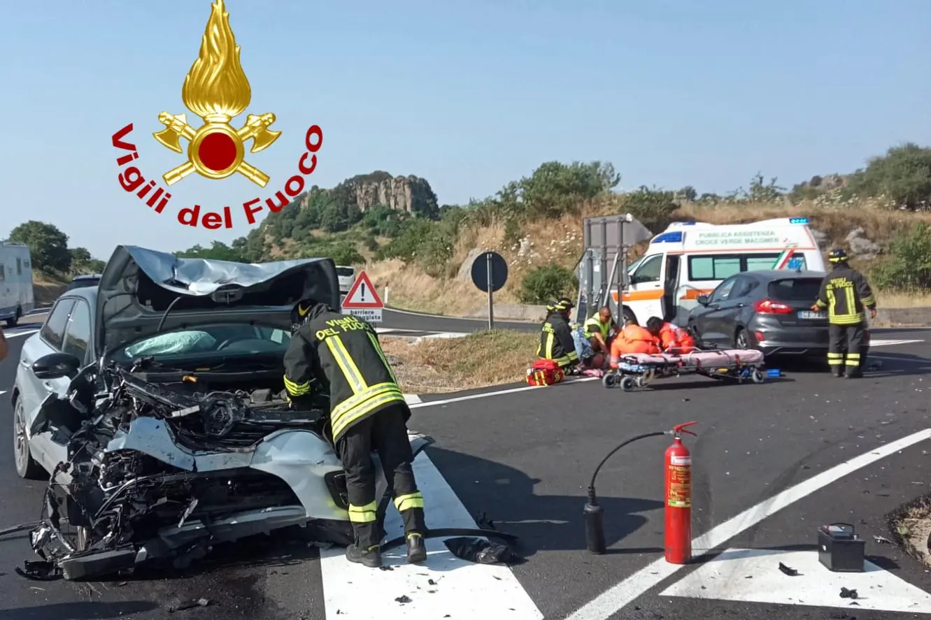 L'incidente (foto vigili del fuoco)
