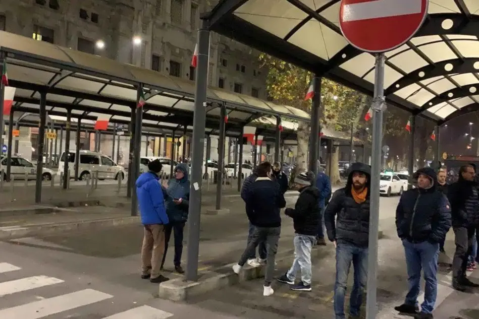 La protesta a Milano (Ansa)