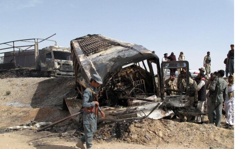 Afghanistan, scontro tra bus e camion: oltre 50 morti