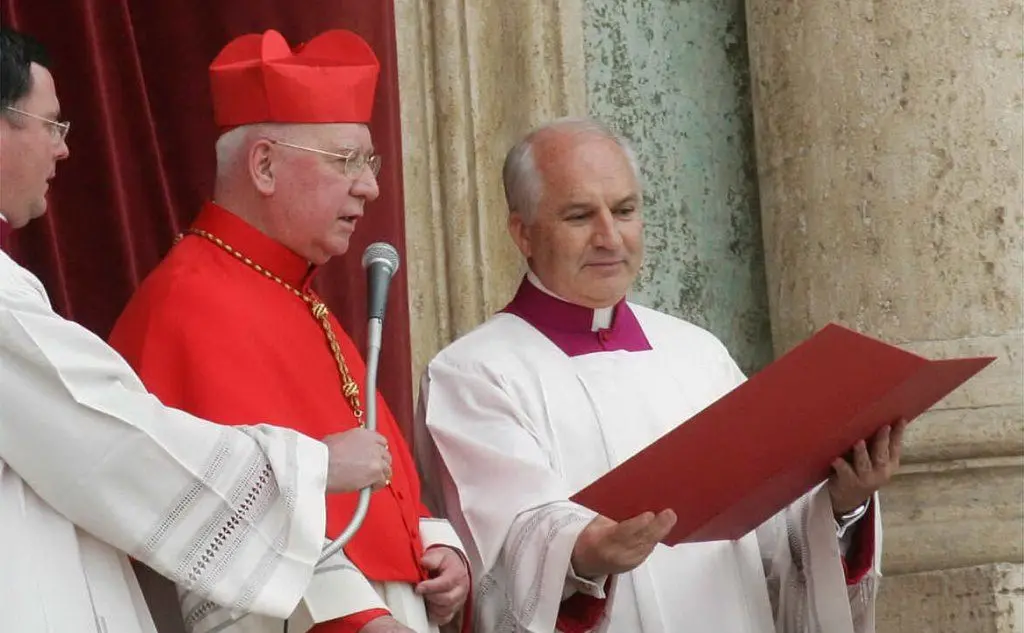 L'annuncio del cardinal Jorge Arturo Medina Estevez (Ansa)