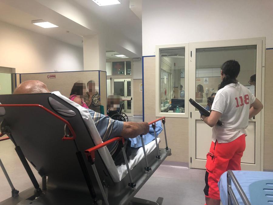 In Sardegna mancano 500 medici di famiglia e negli ospedali il personale non basta: «Senza gettonisti pronto soccorso nel caos»