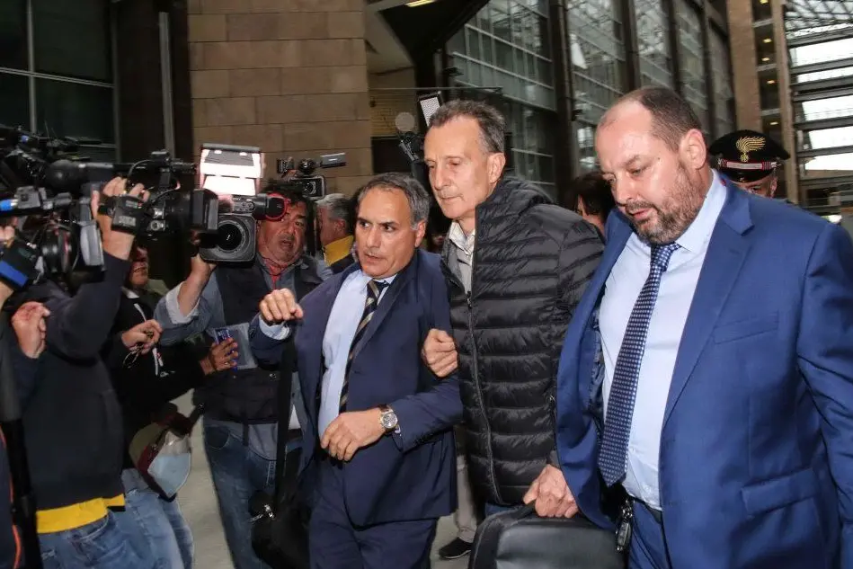 Logli in compagnia degli avvocati