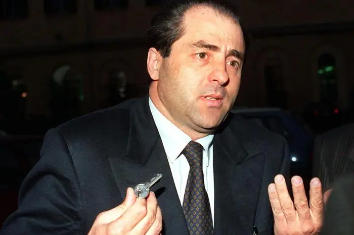 Un'immagine d'archivio dell'ex pm Antonio Di Pietro. Il 20 dicembre 1995 richiesta di rinvio a giudizio per Di Pietro accusato concussione e abuso d'ufficio. ANSA