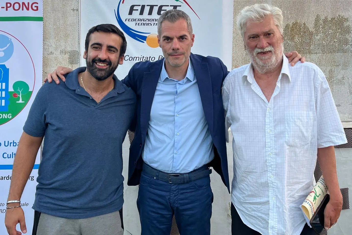 Da sin. Stefano Curcio, coach del Quattro Mori vincitore della Europe Cup, il presidente della Fitet Regionale Simone Carrucciu, Davorin Kvesic, coach del Santa Tecla Nulvi, vincitore della Inter Cup (foto Capponi)