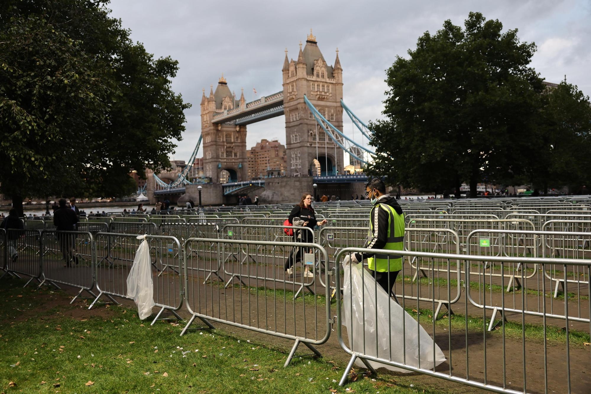Londra si prepara a dire addio alla Regina Elisabetta
