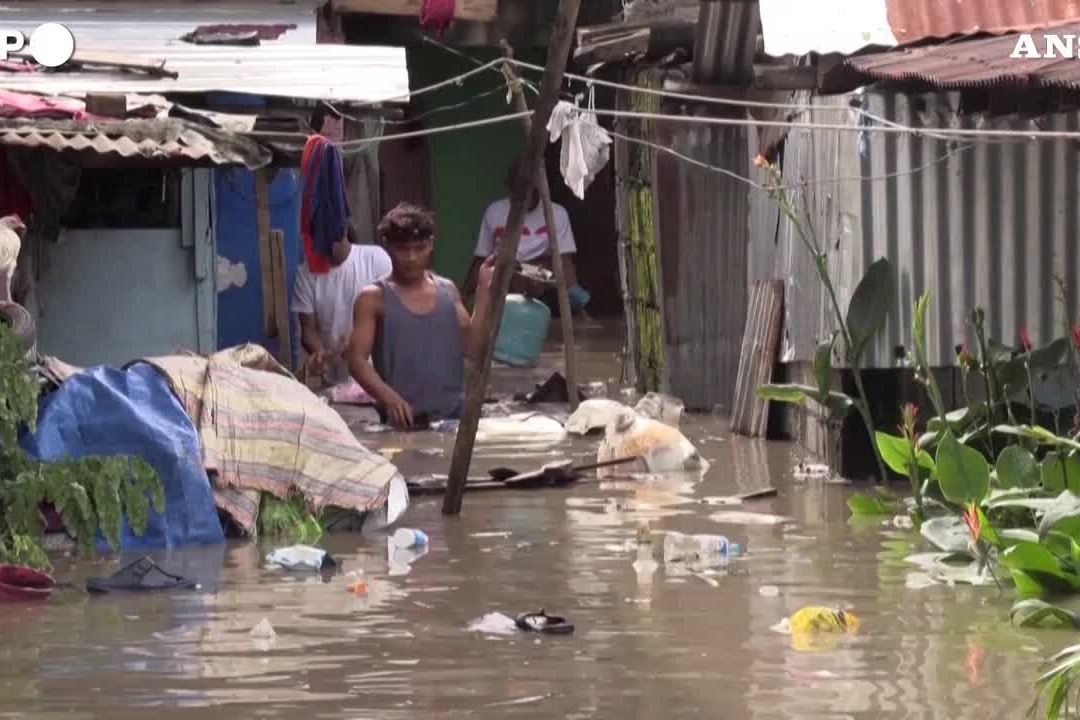 Il super-tifone Noru si abbatte sulle Filippine