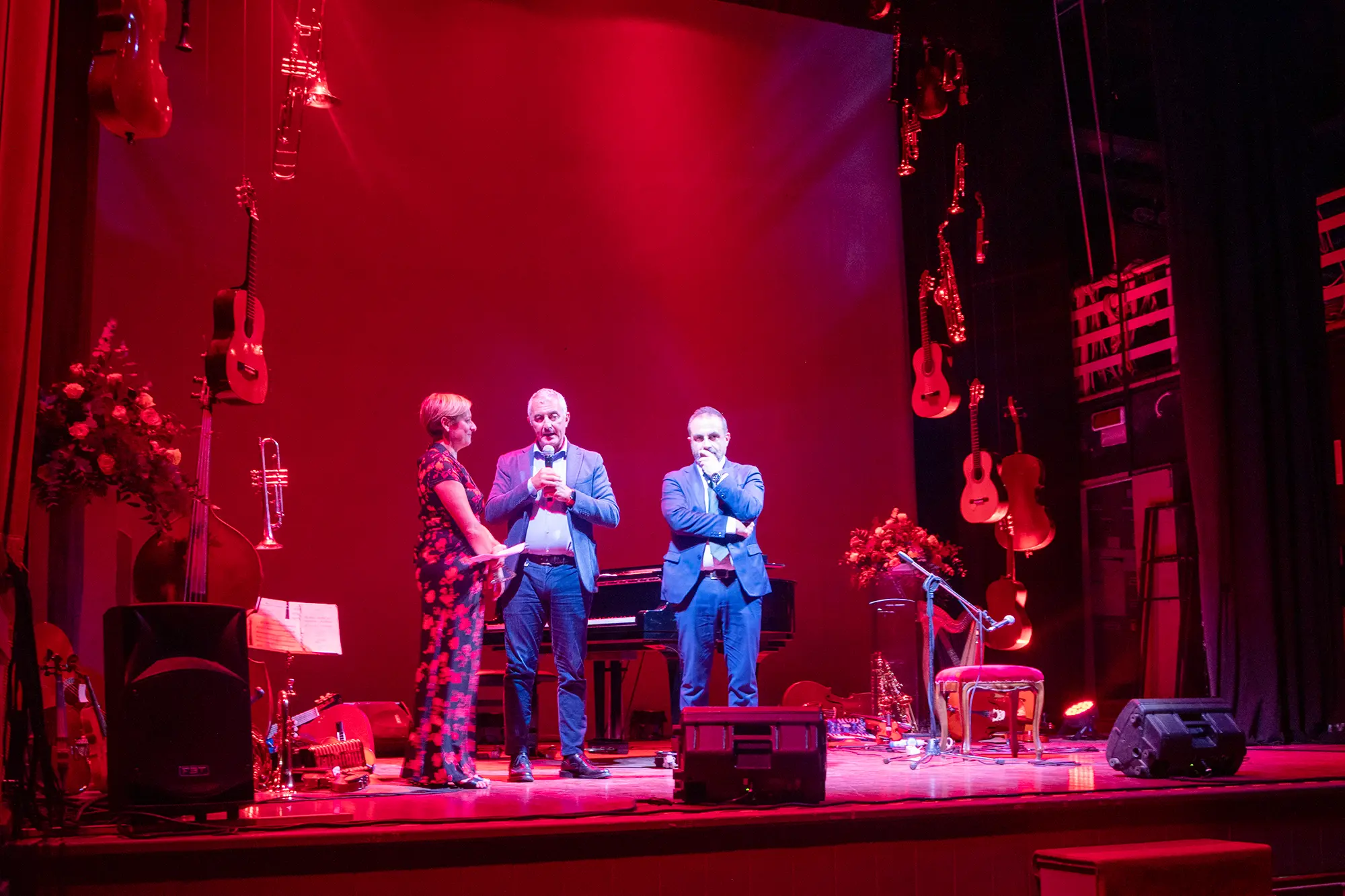 Giusy Piccone, Mario Conoci e Michele Pais sul palco (foto Fiori)