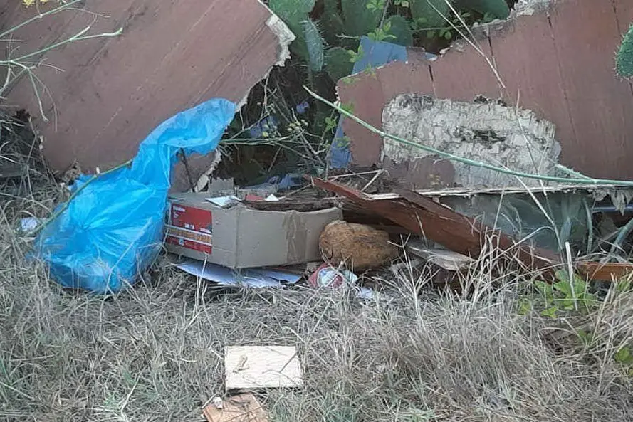 Una discarica (foto Pintori)