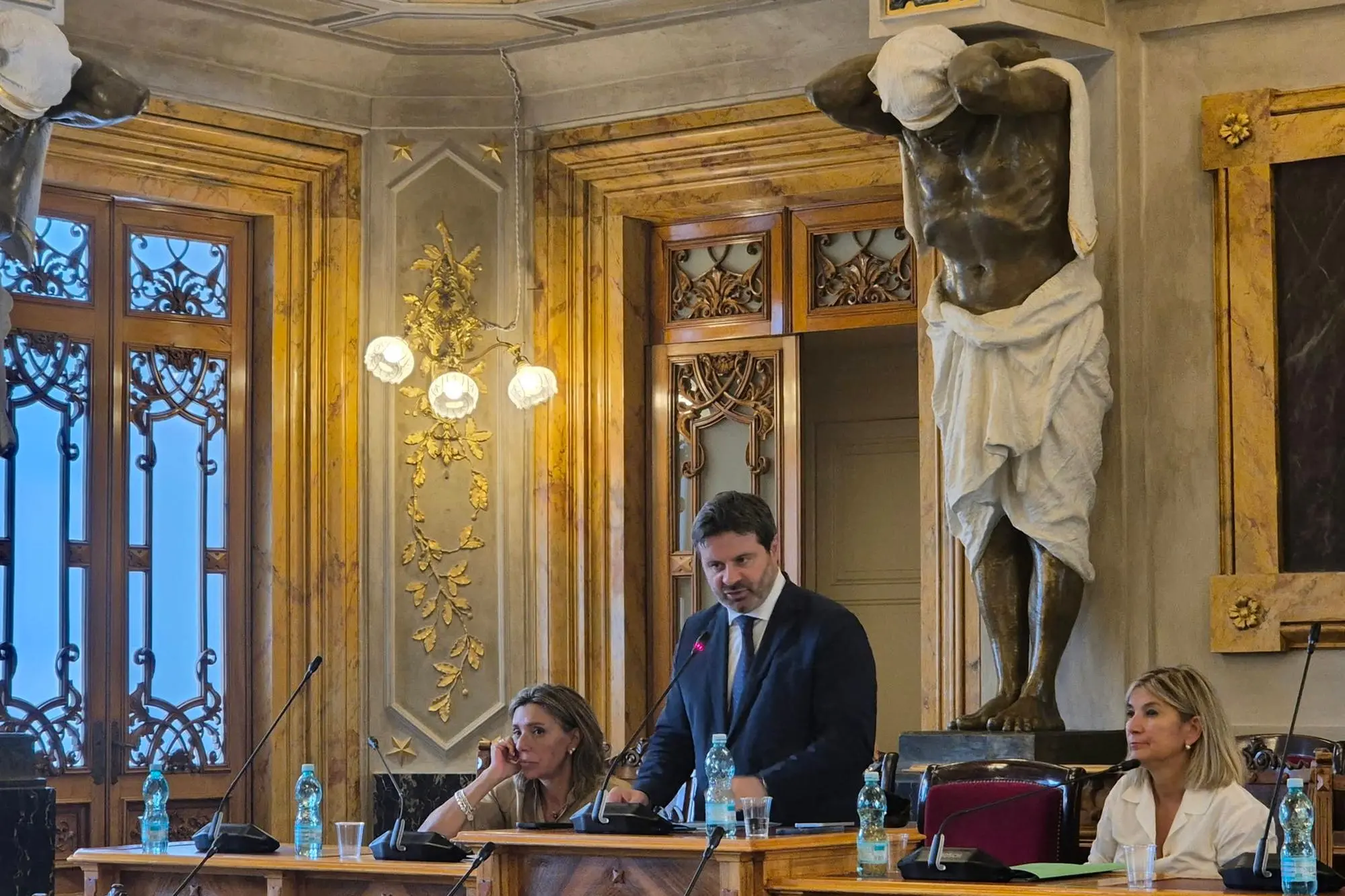 Giuseppe Mascia durante l'incontro in Sala Sciuti