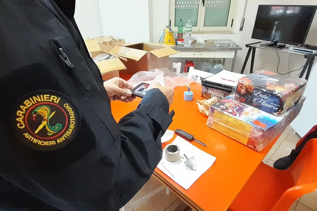 Il materiale ritrovato dai carabinieri a Sestu