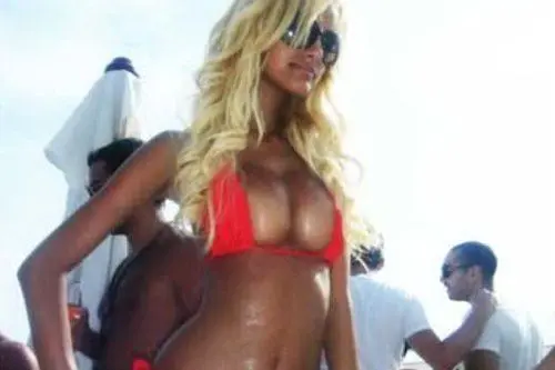Zahia Dehar