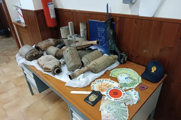 I catalizzatori sequestrati (foto concessa)