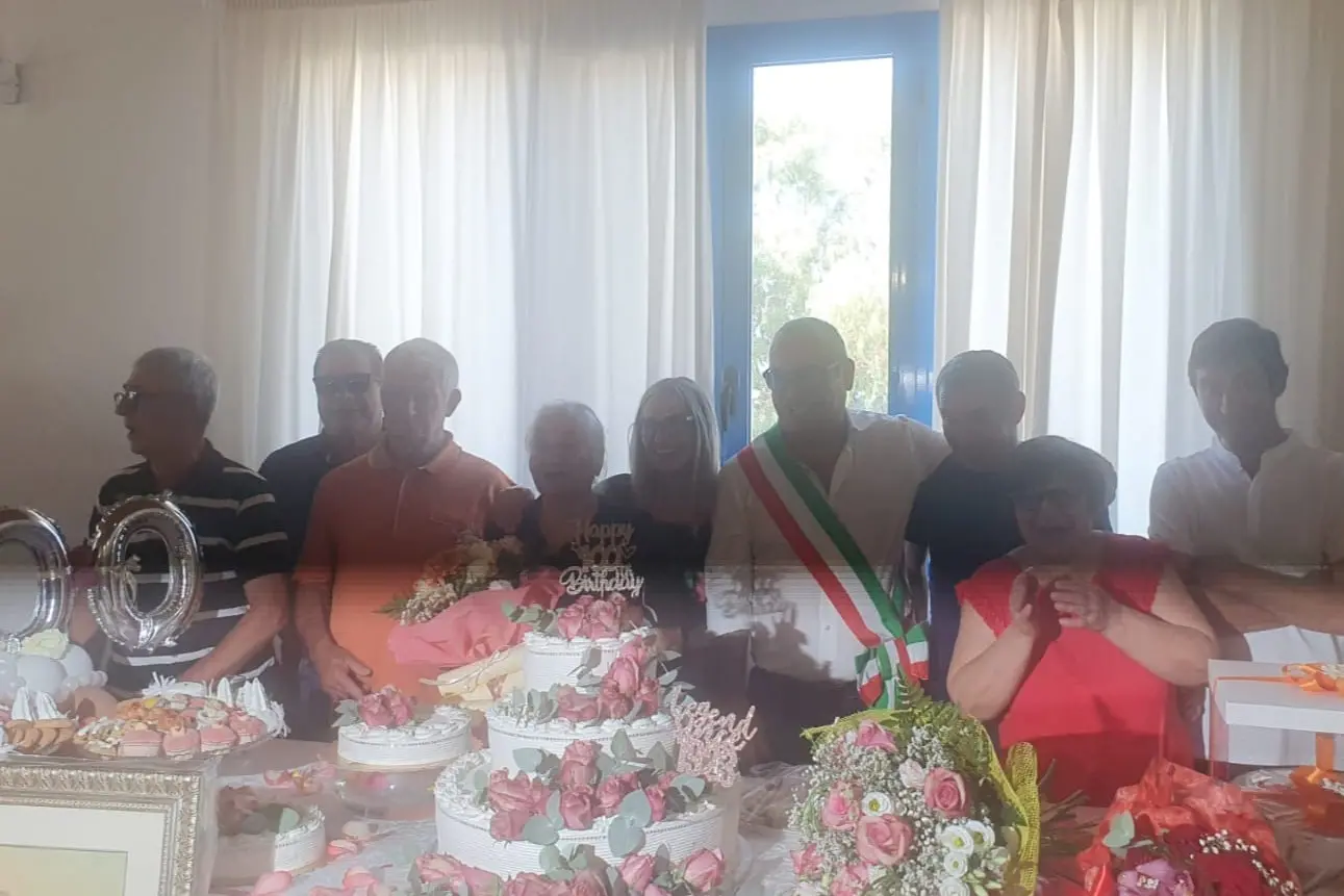 Un momento della festa per zia Maria Vera Carboni (foto Caria)