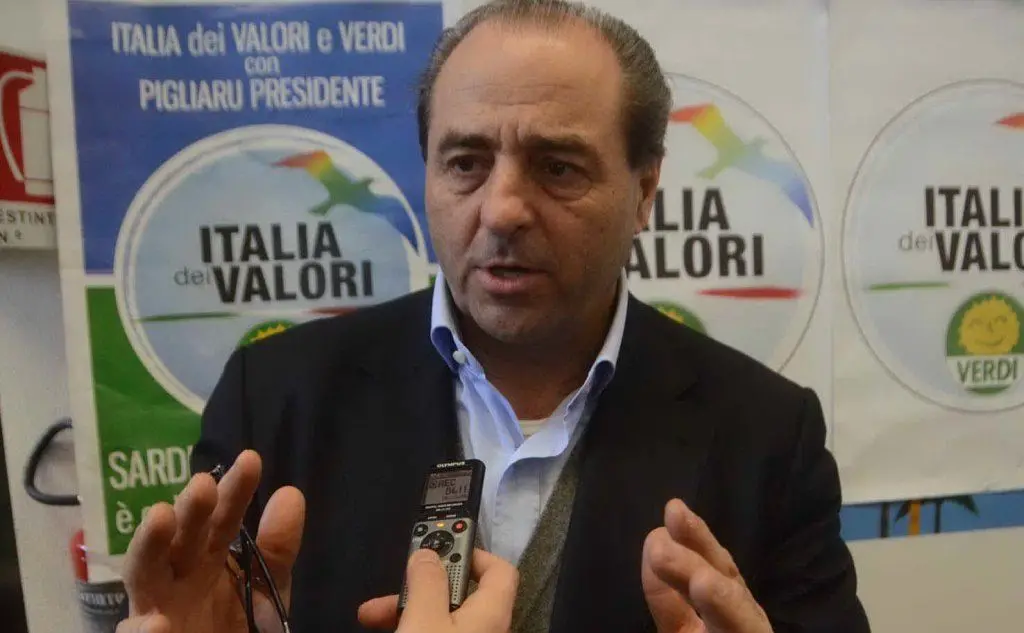 Antonio Di Pietro in Sardegna (Archivio L'Unione Sarda - Calvi)