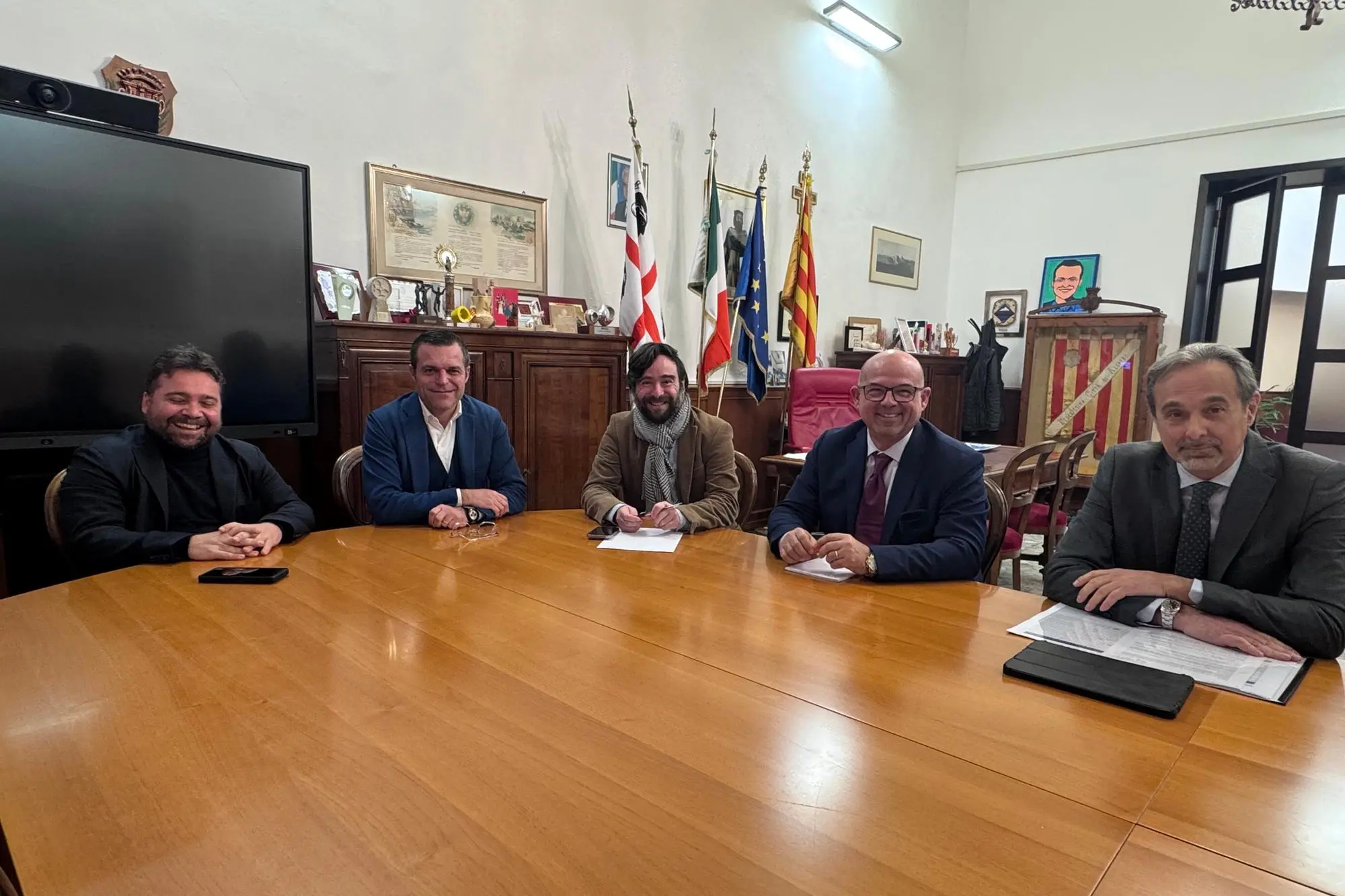 Il vertice con la dirigenza Arst nell'ufficio del sindaco Cacciotto