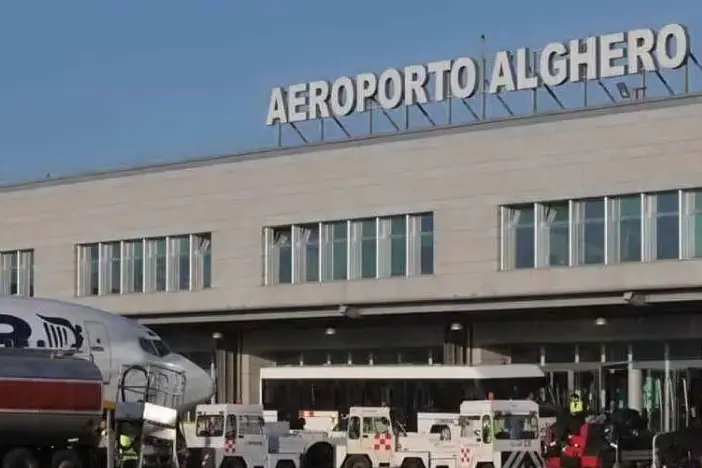 L'aeroporto di Alghero (Archivio)