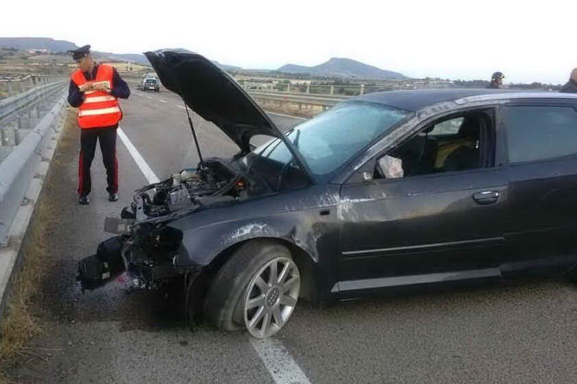 Sassari: presta l'auto a un amico che provoca un incidente mortale, il pm lo accusa di omicidio stradale