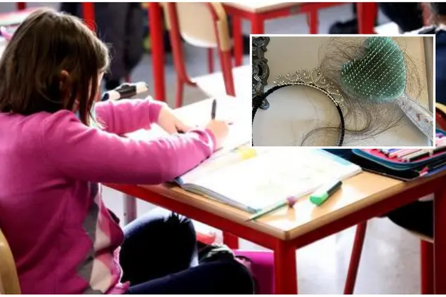 Una bimba a scuola (foto simbolo, Ansa) e nel riquadro la spazzola di Martina (foto concessa)