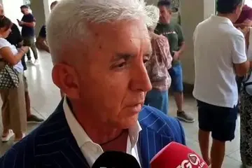 Sit-in dei forestali sotto il Consiglio regionale: «Situazione drammatica»