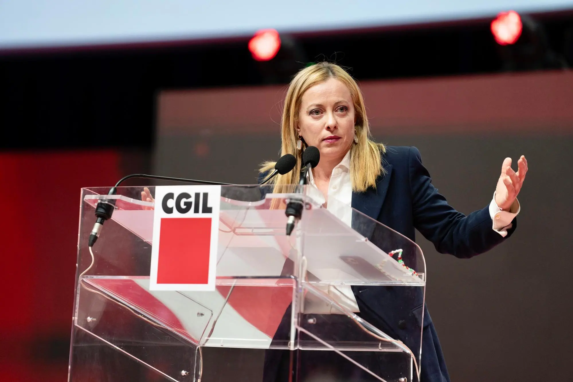Giorgia Meloni al congresso della Cgil (foto Ansa)