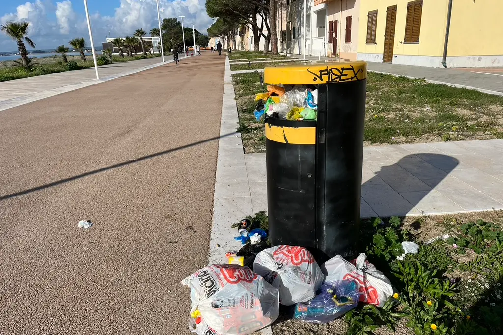 I rifiuti (Foto Sara Pinna)