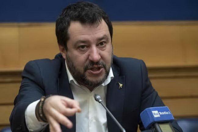 Salvini alza la posta: &quot;Ora riaprire ristoranti al chiuso e stop coprifuoco&quot;