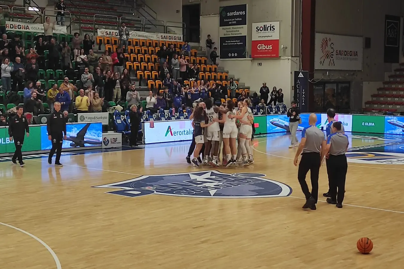 L'esultanza della Dinamo Women nello scorso campionato (foto G. Marras)
