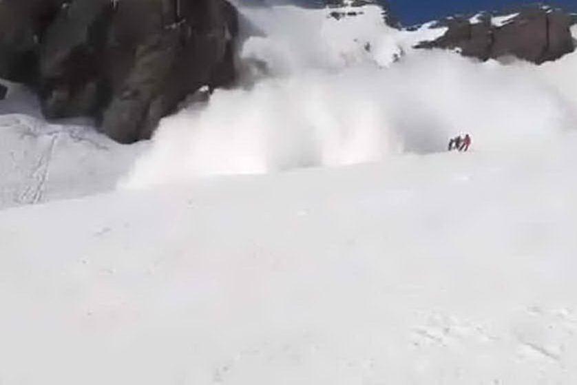 Valanga sul Monte Bianco, travolti e uccisi due sciatori