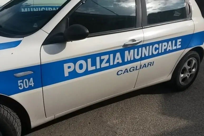 Cagliari, polizia locale (foto Ansa)