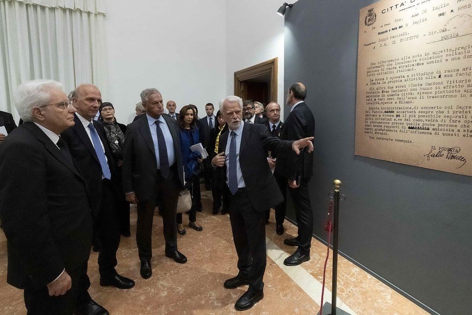 Il Presidente Sergio Mattarella all'inaugurazione della mostra (Ansa)
