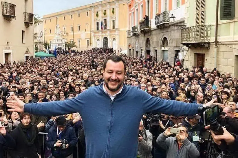 Salvini in una recente visita a Oristano (foto Instagram)