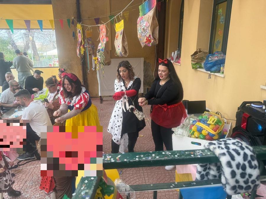 Maracalagonis, amministratori e sindaca a scuola per la zeppolata