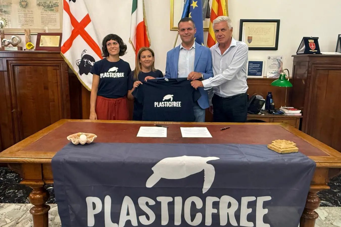 L'incontro tra il sindaco Cacciotto e l'assessore Selva con l'associazione Plastic Free