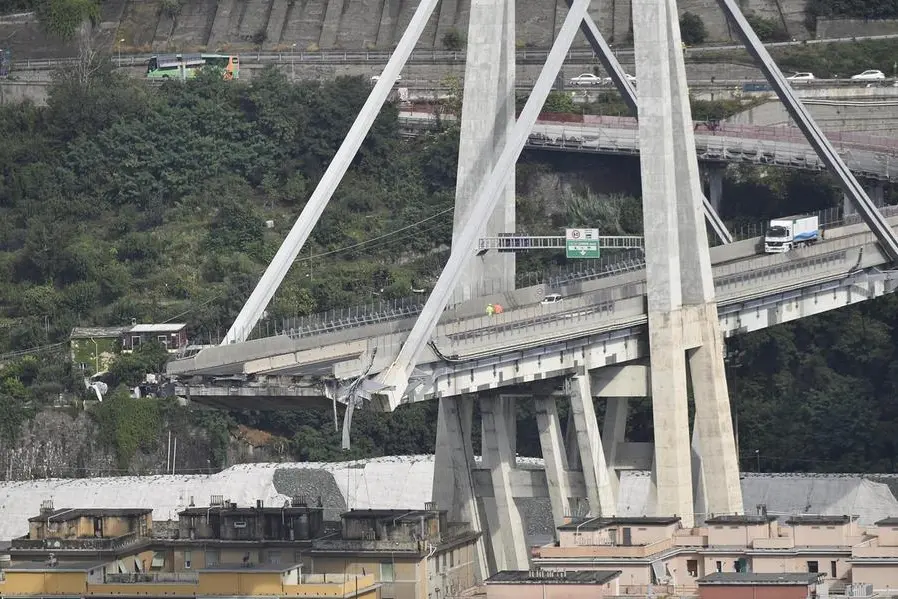 Il ponte Morandi crollato (Ansa - Lo Scalzo)