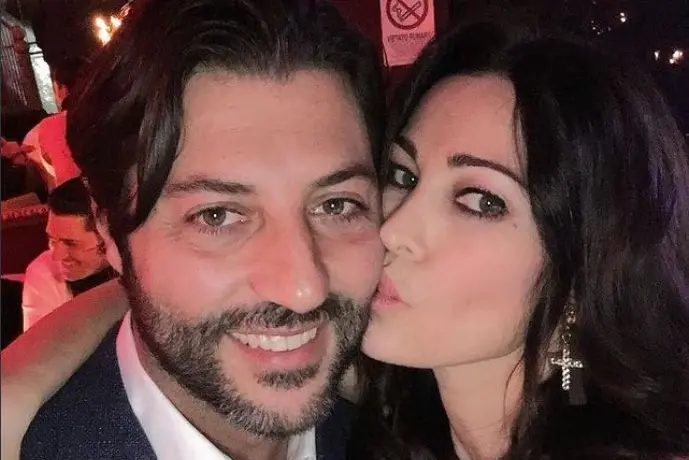 L'imprenditore ha sorpreso l'attrice con una proposta di matrimonio speciale (Instagram Manuela Arcuri)