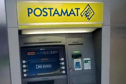 Un postamat