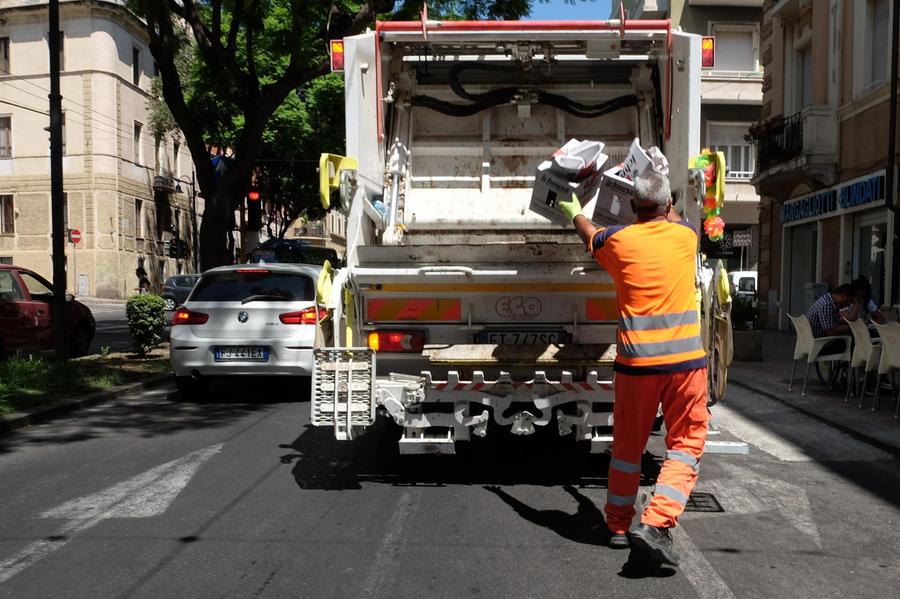 Sciopero del settore igiene ambientale: disagi per la raccolta dei rifiuti a Cagliari