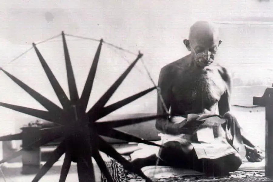 #AccaddeOggi: 12 marzo 1930, la marcia del sale guidata da Gandhi