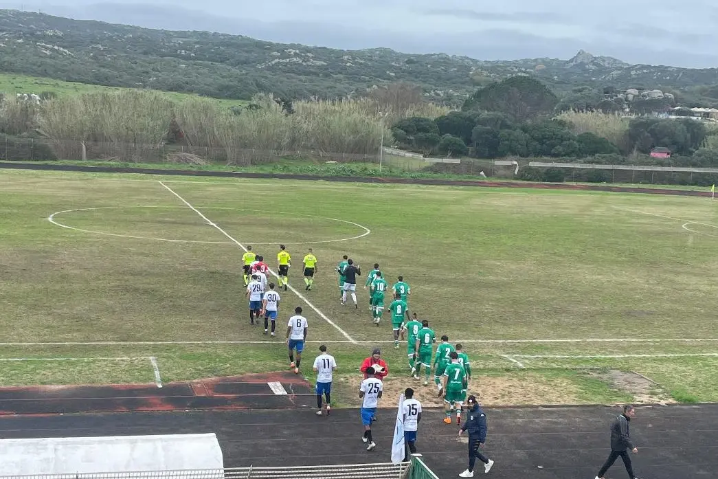 Squadre in campo al Buoncammino per Santa Teresa-Sant’Elena (foto Paolo Selis)