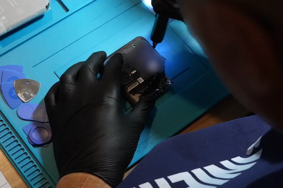 Udine, riprendeva le figlie minorenni con microcamere: arrestato