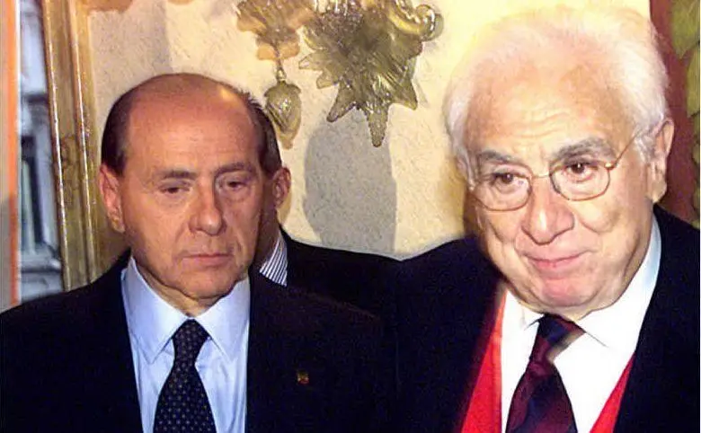Francesco Cossiga e Silvio Berlusconi (Ansa)